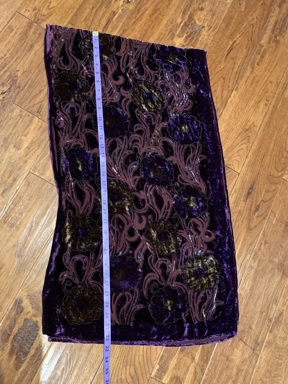 Velvet Floral Women's Shawl in Purple and Gold - Picture 9 of 12
